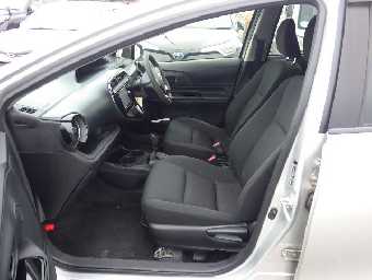 TOYOTA AQUA 2017 Image 13