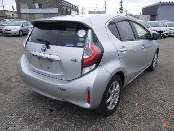 TOYOTA AQUA 2017 Image 3
