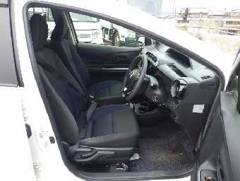 TOYOTA AQUA 2017 Image 11