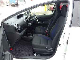 TOYOTA AQUA 2017 Image 12