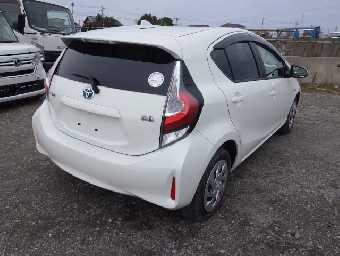TOYOTA AQUA 2017 Image 3