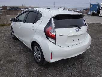 TOYOTA AQUA 2017 Image 4