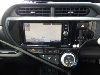 TOYOTA AQUA 2017 Image 8