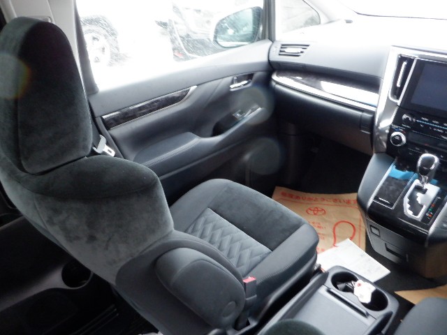 TOYOTA ALPHARD 2020 Image 29