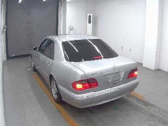 MERCEDES BENZ E CLASS 2001 Image 2