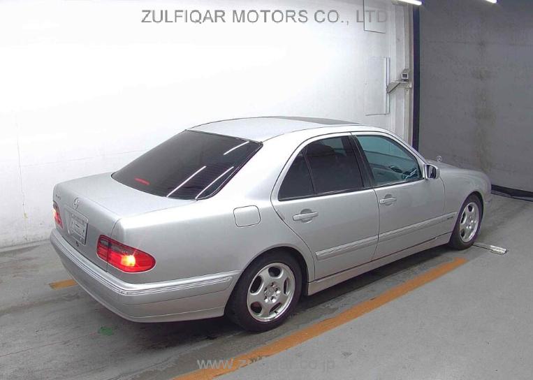 MERCEDES BENZ E CLASS 2001 Image 4