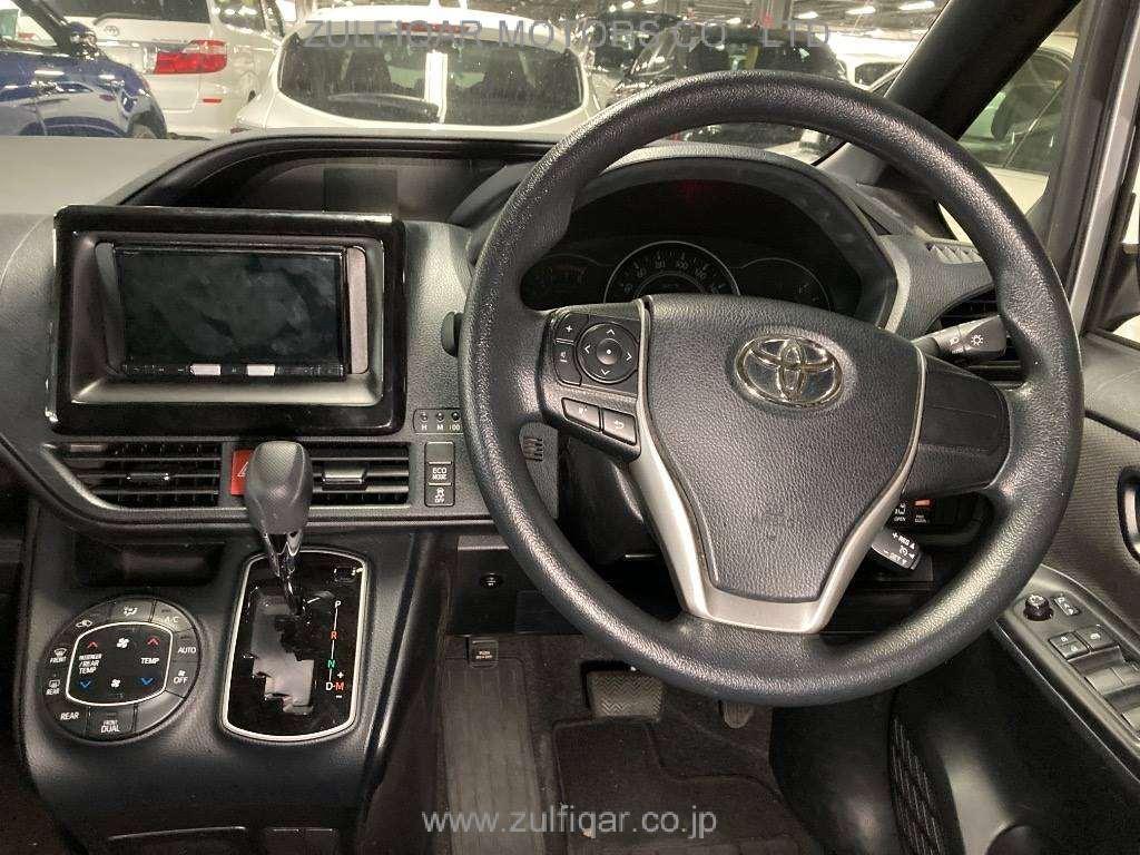 TOYOTA NOAH 2021 Image 6