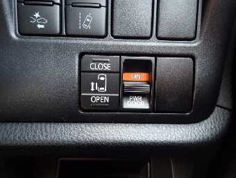 TOYOTA NOAH 2021 Image 40