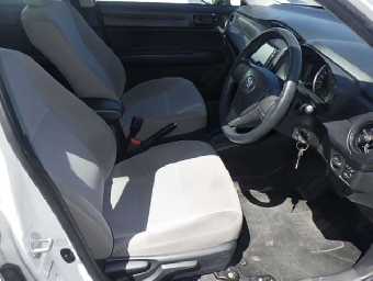 TOYOTA COROLLA AXIO 2017 Image 8