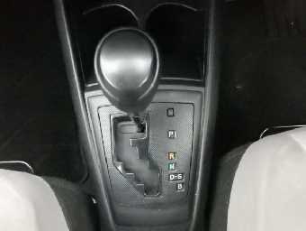 TOYOTA COROLLA AXIO 2017 Image 21