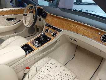 BENTLEY CONTINENTAL 2019 Image 26
