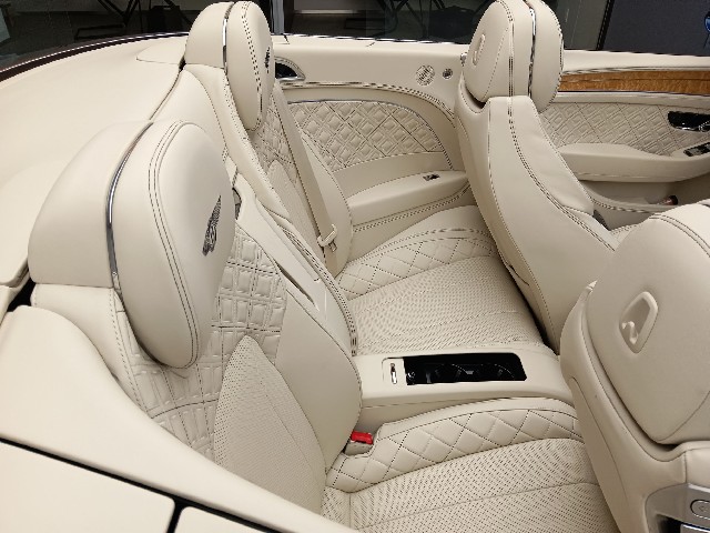 BENTLEY CONTINENTAL 2019 Image 35