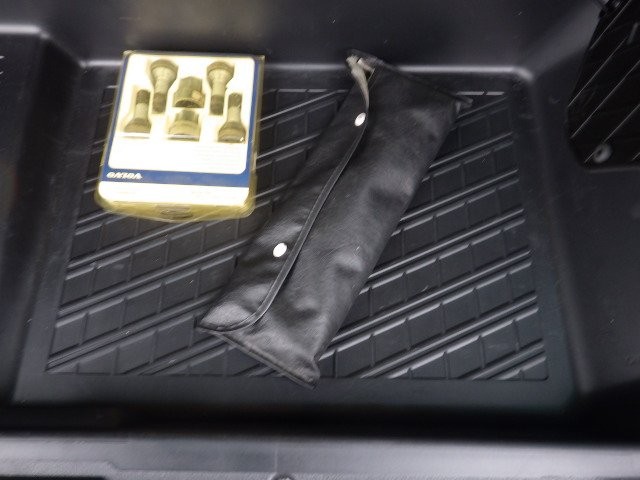 VOLVO V70 2006 Image 27