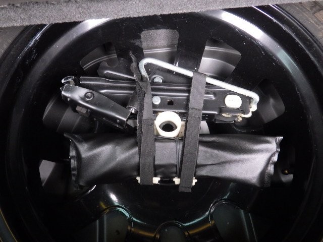 VOLVO V70 2006 Image 28