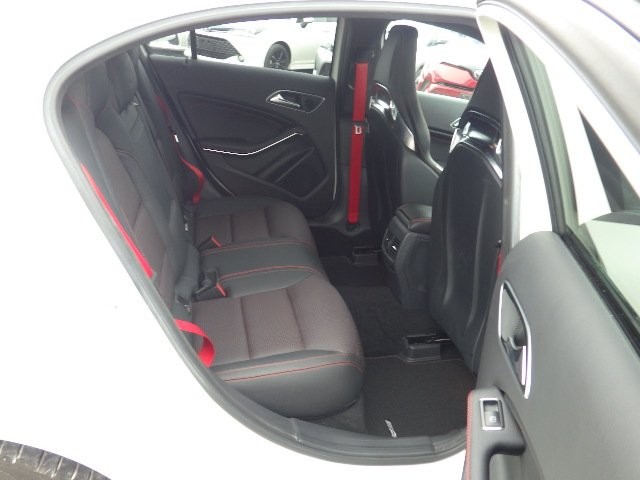 MERCEDES BENZ A CLASS 2014 Image 26