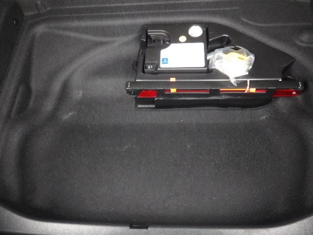 MERCEDES BENZ A CLASS 2014 Image 28