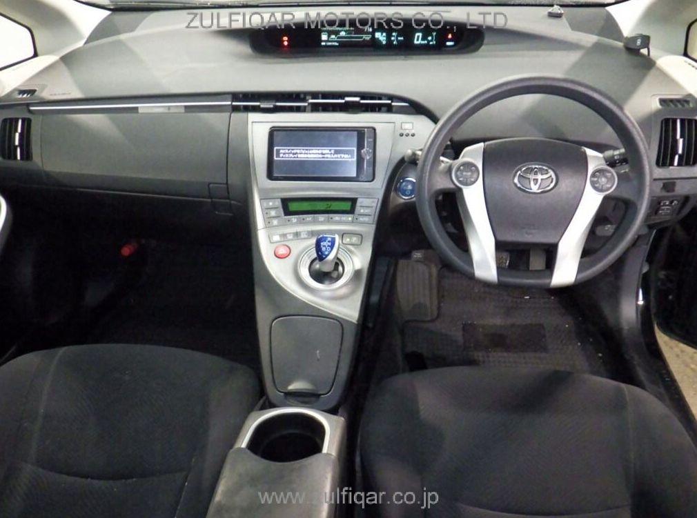 TOYOTA PRIUS 2013 Image 5