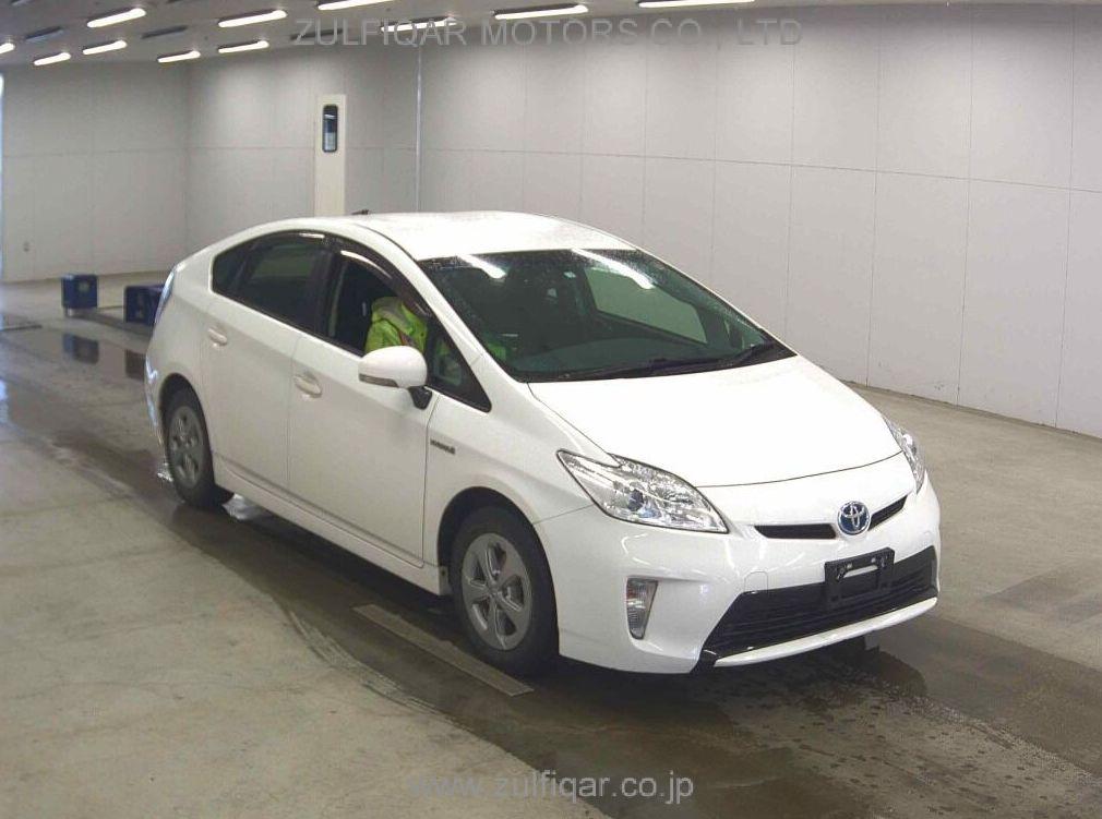 TOYOTA PRIUS 2014 Image 2