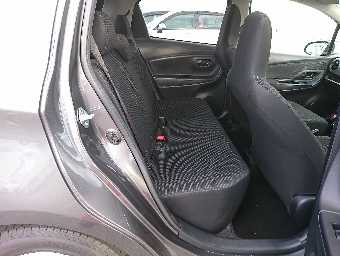 TOYOTA VITZ 2017 Image 6