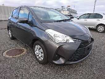 TOYOTA VITZ 2017 Image 2