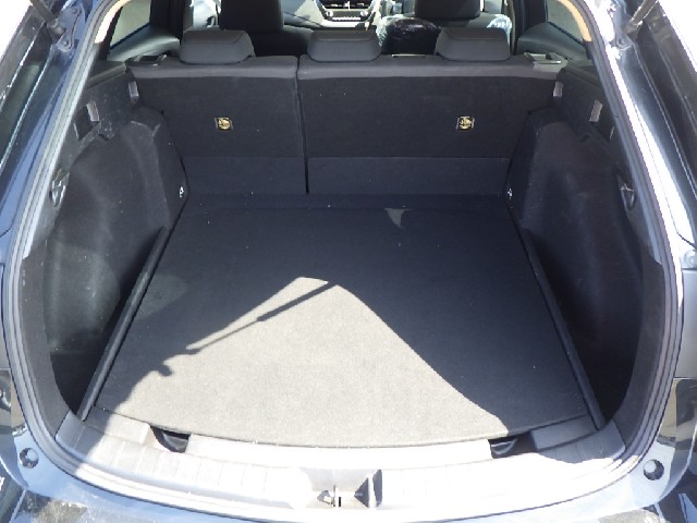 TOYOTA COROLLA TOURING 2020 Image 21