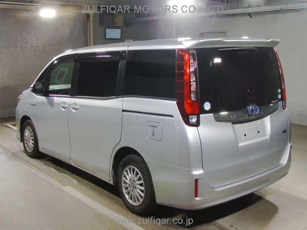 TOYOTA NOAH 2015 Image 4