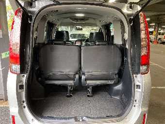TOYOTA NOAH 2015 Image 8
