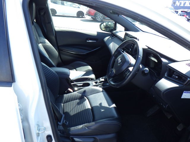 TOYOTA COROLLA TOURING 2020 Image 25