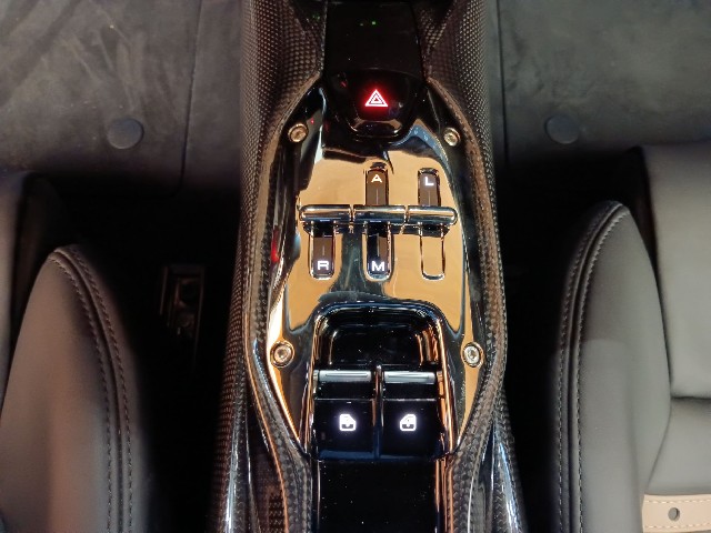 FERRARI SF90 STRADALE 2021 Image 40