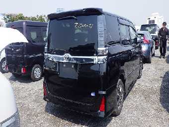 TOYOTA VOXY 2021 Image 10