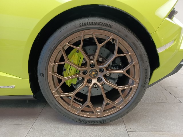 LAMBORGHINI HURACAN 2024 Image 19