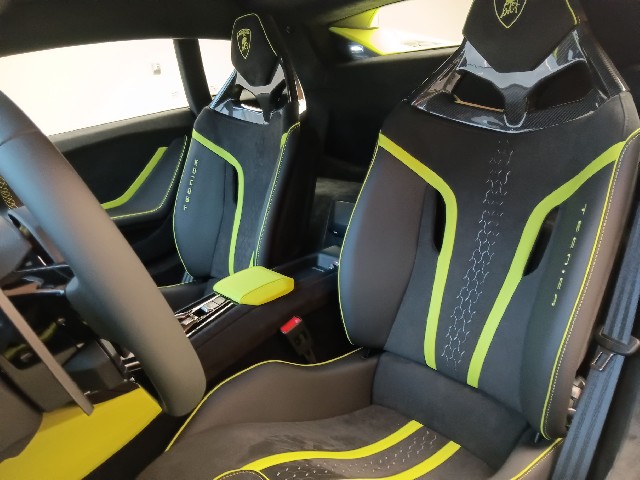 LAMBORGHINI HURACAN 2024 Image 24