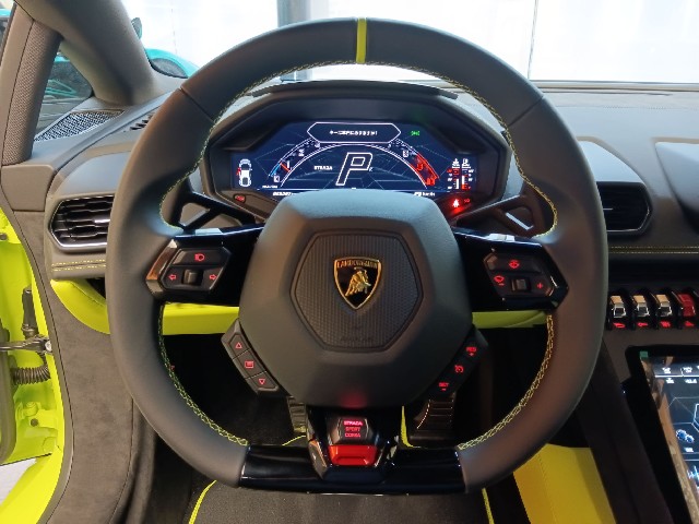 LAMBORGHINI HURACAN 2024 Image 30