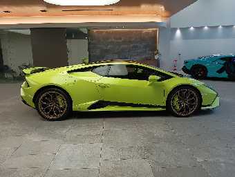 LAMBORGHINI HURACAN 2024 Image 4