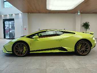 LAMBORGHINI HURACAN 2024 Image 8