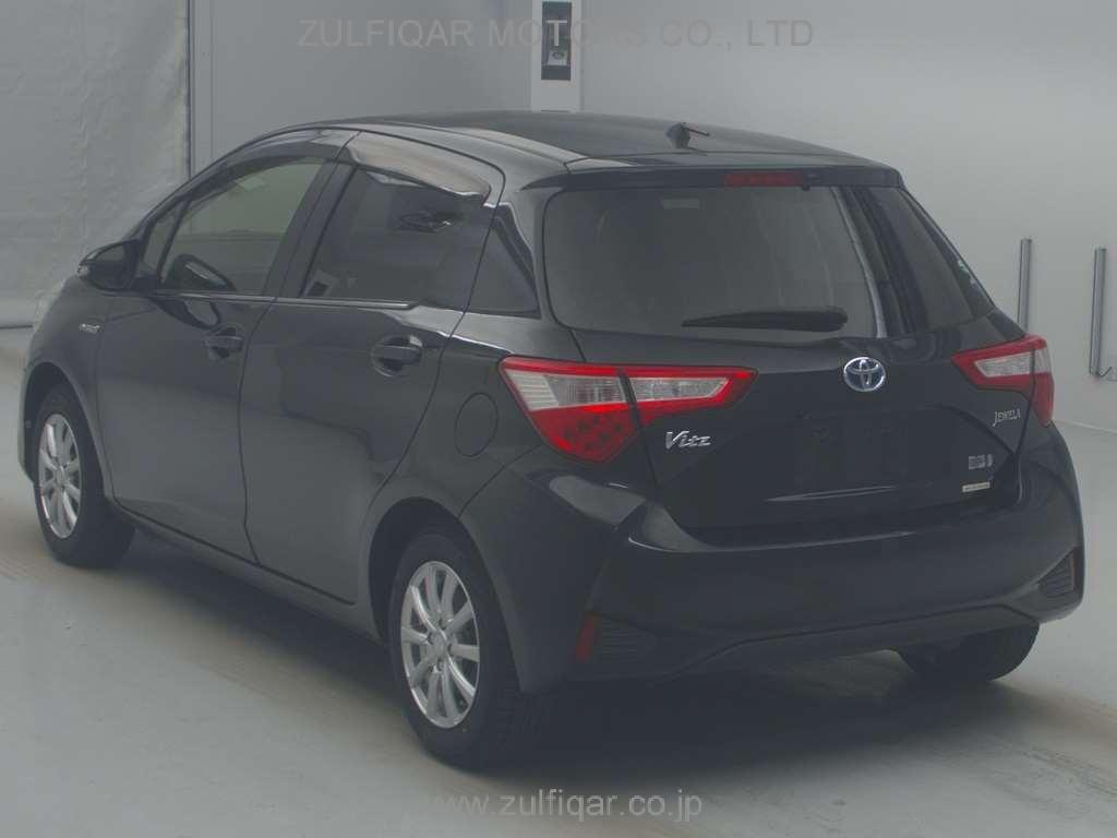 TOYOTA VITZ 2017 Image 4