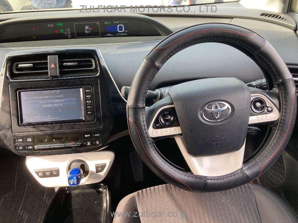 TOYOTA PRIUS 2018 Image 6