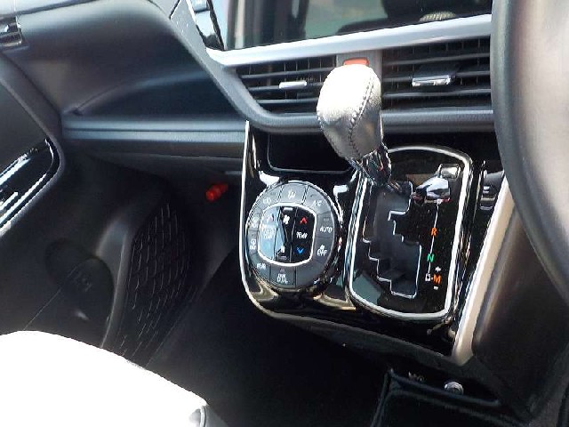 TOYOTA VOXY 2020 Image 21