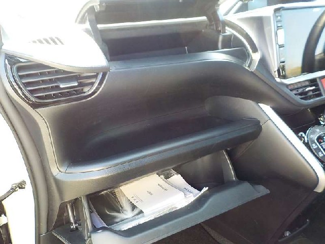 TOYOTA VOXY 2020 Image 26