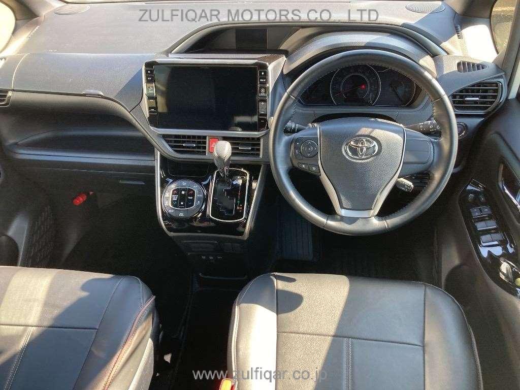 TOYOTA VOXY 2020 Image 6