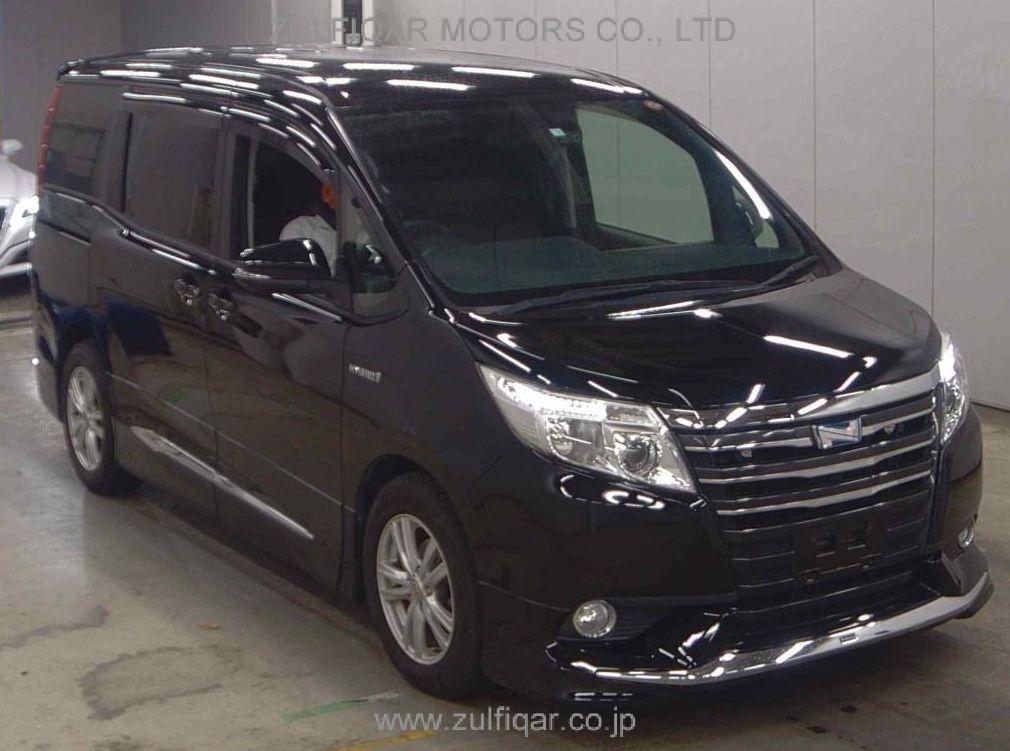 TOYOTA NOAH 2014 Image 2