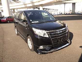 TOYOTA NOAH 2014 Image 2