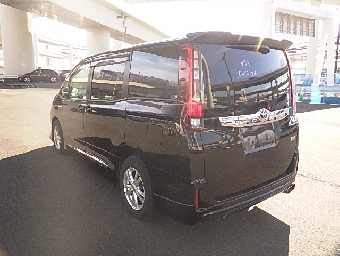 TOYOTA NOAH 2014 Image 3
