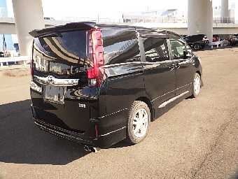 TOYOTA NOAH 2014 Image 4
