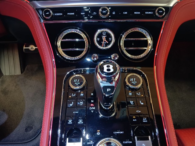 BENTLEY CONTINENTAL 2023 Image 40