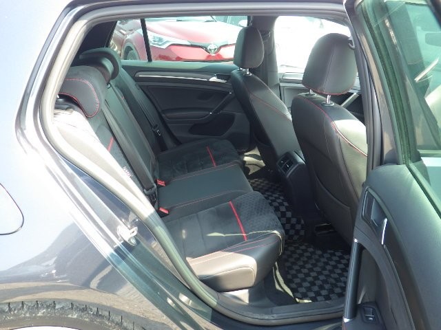 VOLKSWAGEN GOLF GTI 2017 Image 27