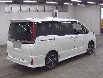 TOYOTA NOAH 2020 Image 4