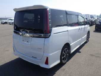 TOYOTA NOAH 2020 Image 10