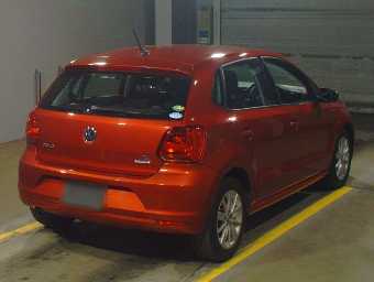 VOLKSWAGEN POLO 2015 Image 2