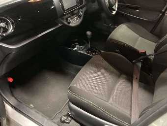 TOYOTA VITZ 2019 Image 11